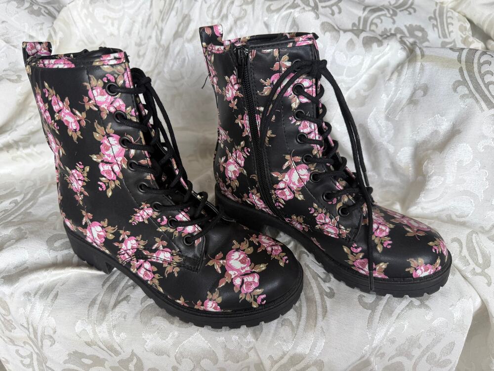 Jellypop Black Pink Rose Floral Lace Up Combat Boots Size 5.5